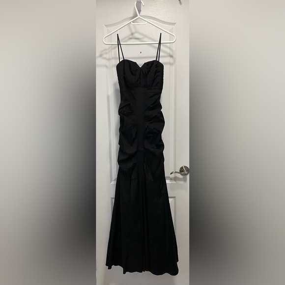 Melanie Lyne Floor Length, Mermaid, Evening Gown. Size 6 - Picture 1 of 6